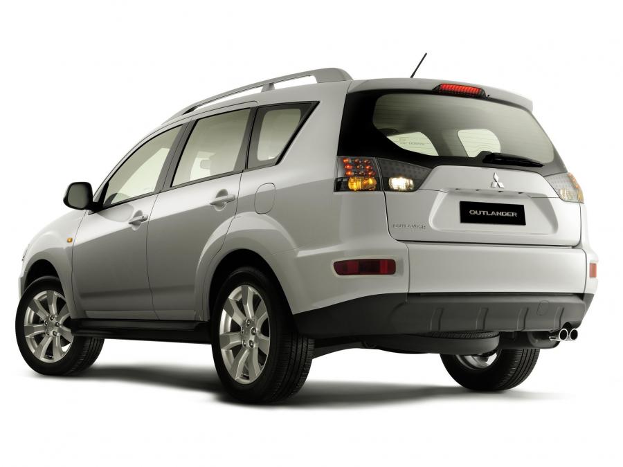  Mitsubishi Outlander 2009 года  (US) (фото 33 из 41)